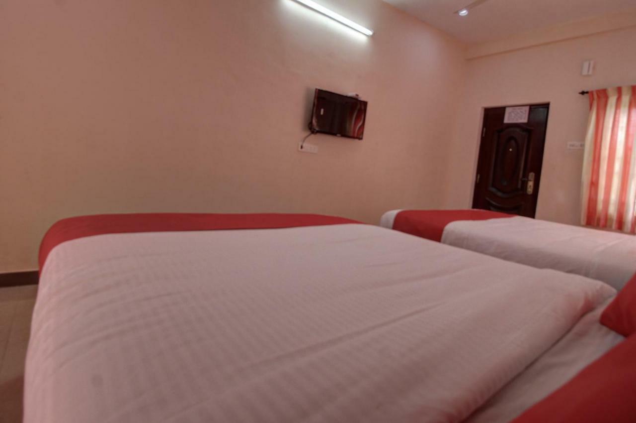 Oyo 42678 Hotel Vasantha Bhavanam Saver Коямпутур Екстер'єр фото